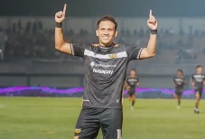 Hasil Liga 1: Hancurkan...