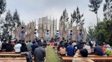 Deredia Buka Jazz Gunung...