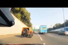 Viral Mobil Mewah Rubicon...