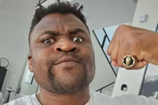 Kena Bogem Francis Ngannou,...