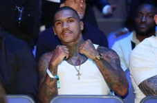 Conor Benn Dicoret dari...