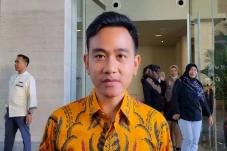 Kesal Jawaban Berbelit-belit,...