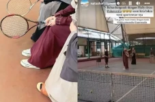 Main Tenis Pakai Gamis...