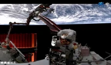 2 Astronot Shenzhou...