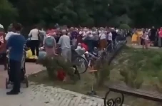 Jembatan Runtuh di Wilayah...