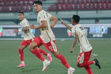 Elias Dolah Dedikasikan...