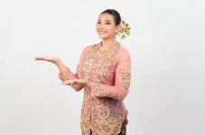 5 Inspirasi Model Kebaya...