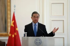 Parlemen China Tunjuk...