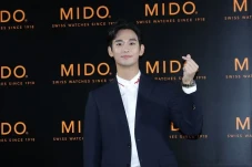 7 Artis Korea yang Dibesarkan...