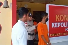Sadis! Kecanduan Film...