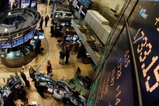 Wall Street Tergelincir...