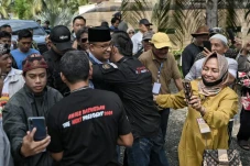 Anies Minta Relawan...