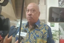 Tuntut Airlangga Mundur,...