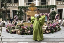 Courtyard Garden Le...