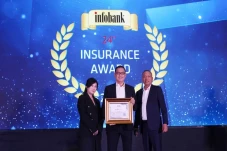 MNC Insurance Raih Penghargaan...