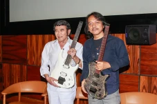 Eksis hingga Kini, Soneta...