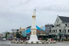 10 Provinsi dengan Rata-Rata...