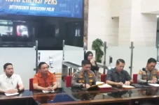 Dua Terduga Pelaku Penembak...
