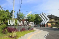 10 Universitas Negeri...