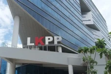 Bekukan 16 Ribu Produk...