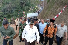 Tinjau Proyek JUT, Wamentan...