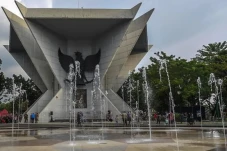 5 Monumen Perjuangan...