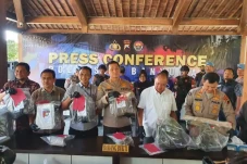 Tambang Emas Longsor...