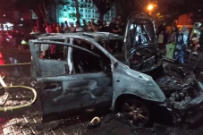 Korsleting, Mobil Ludes...