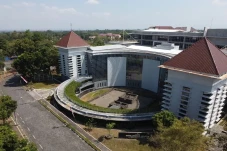 Kampus Negeri dan Swasta...