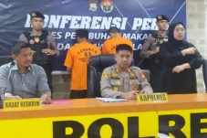 Modus Jual HP, Pria...