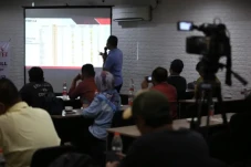 Hasil Survei Masyarakat...