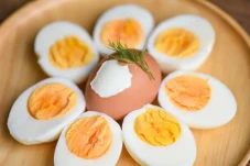Benarkah Telur Menyebabkan...