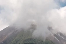 Dalam 24 Jam, Gunung...