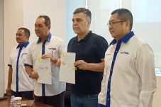 Resmi Jadi Pelatih Timnas...