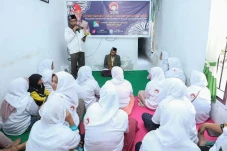 Ustaz Sahabat Ganjar...