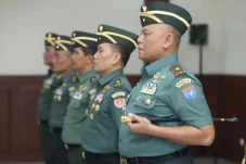 14 Pati TNI AD Naik...