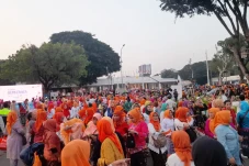 Ribuan Peserta Hadiri...