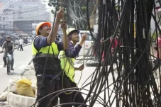 Kabel Menjuntai Tewaskan...