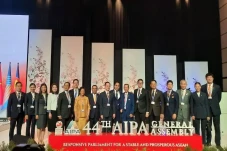 Jokowi Resmi Buka Sidang...