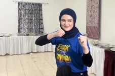Cut Meyriska Jadi Jagoan...