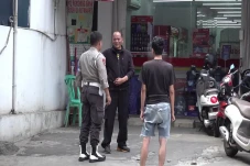 2 Perampok Bersenpi...