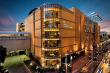 Mengenal Sandton Convention...