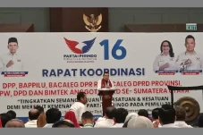 HT Minta Kader Perindo...