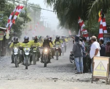 Singgah di Barambai,...