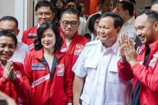 Prabowo Sambangi PSI,...