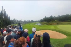 Liburan sambil Nonton...