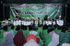 Santrine Abah Ganjar...
