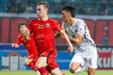 Hasil Liga 1 2023/2024:...