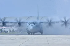 TNI AU Terima Pesawat...