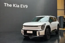 Mobil Listrik KIA EV9...